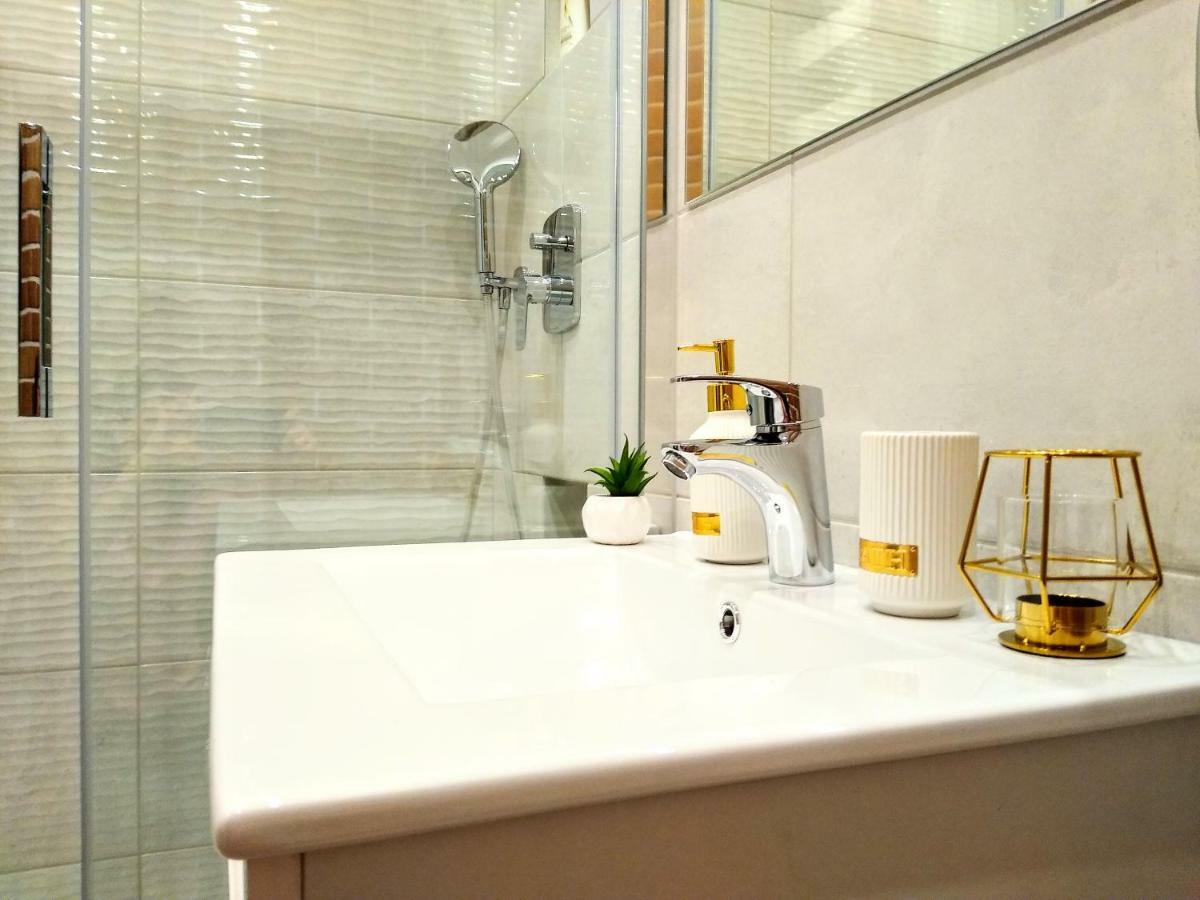 Chill & Explore By Cooee Apartments Varsovie Extérieur photo