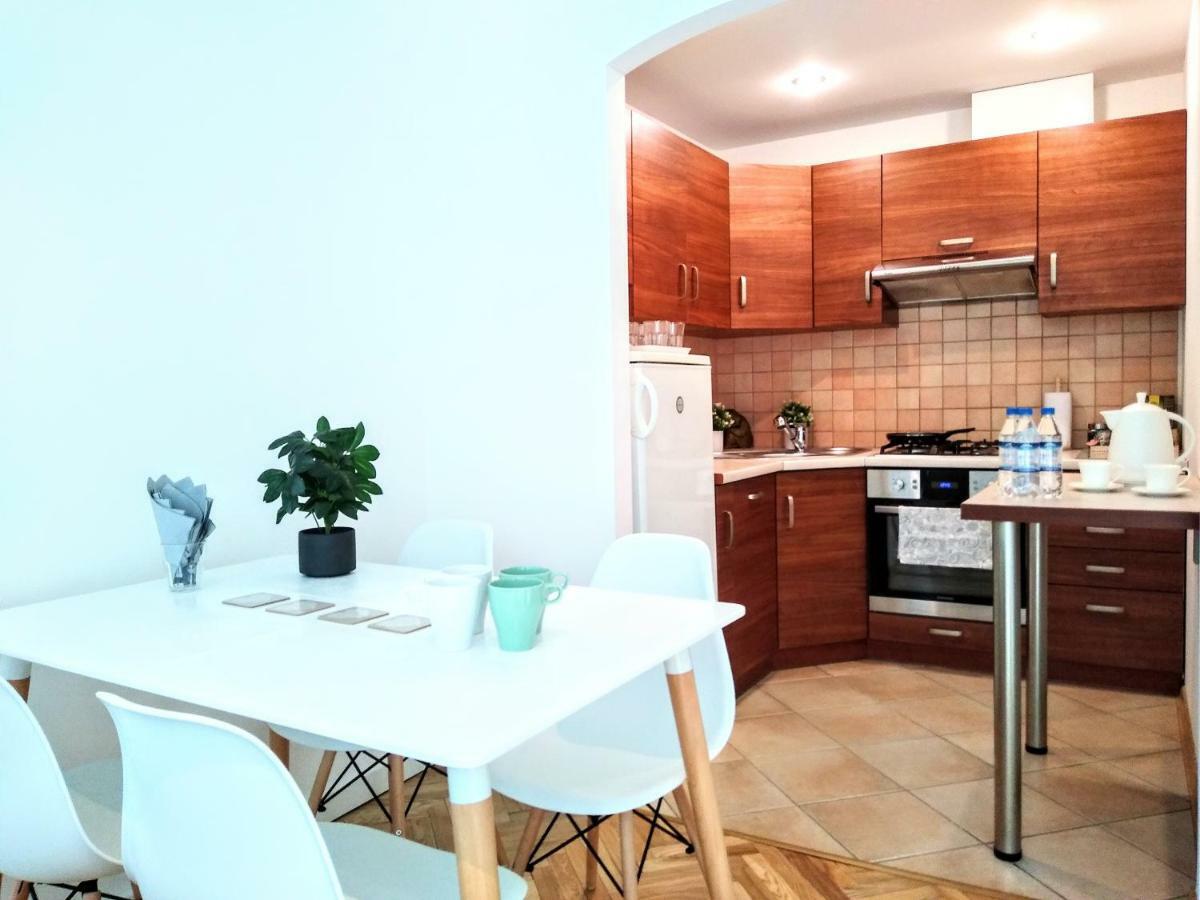 Chill & Explore By Cooee Apartments Varsovie Extérieur photo