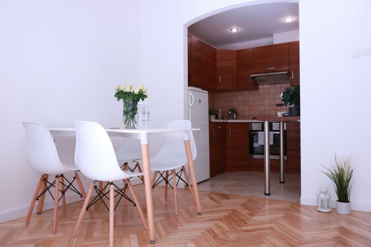 Chill & Explore By Cooee Apartments Varsovie Extérieur photo